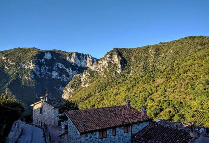Номер Deluxe, B&b Bivacco Frasassi Climbing & Trail Running House