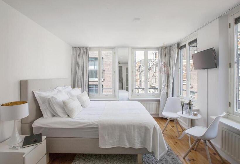 اتاق لوکس, Jordaan Suite Bed And Bubbles