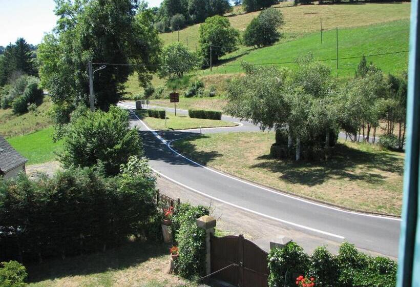 غرفة قياسية ثلاثية مع حمام خارجي, Le Deyran