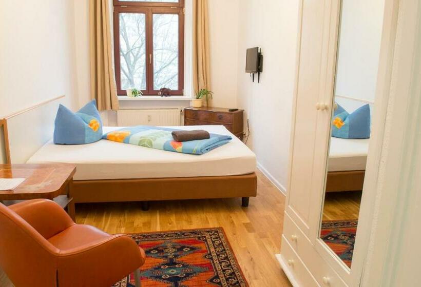 バス共有のスタンダードルーム, Gwuni B&b