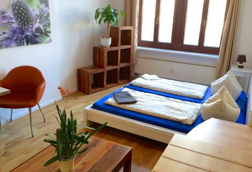 バス共有のスタンダードルーム, Gwuni B&b