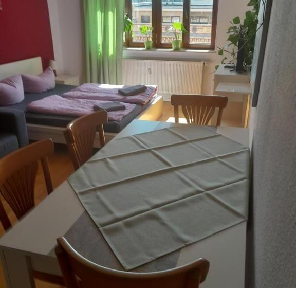 ２ベッドルームアパートメント, Gwuni B&b