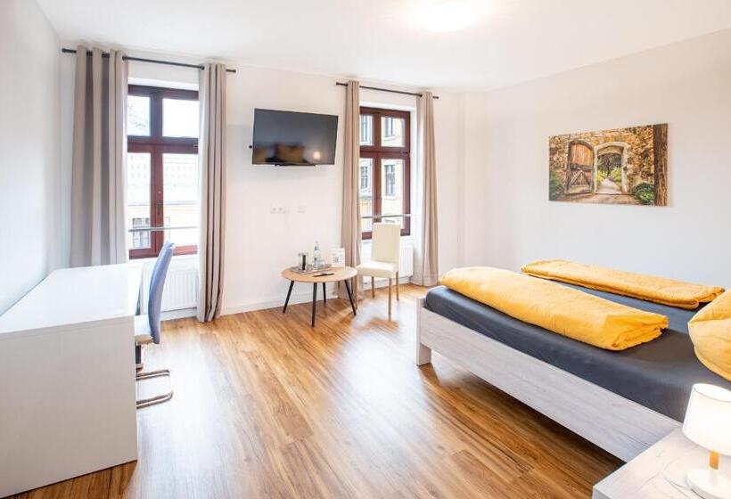 Номер Стандарт, Gwuni B&b