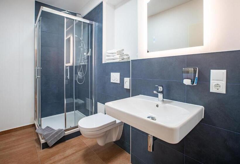 スタンダードルーム, Gwuni B&b