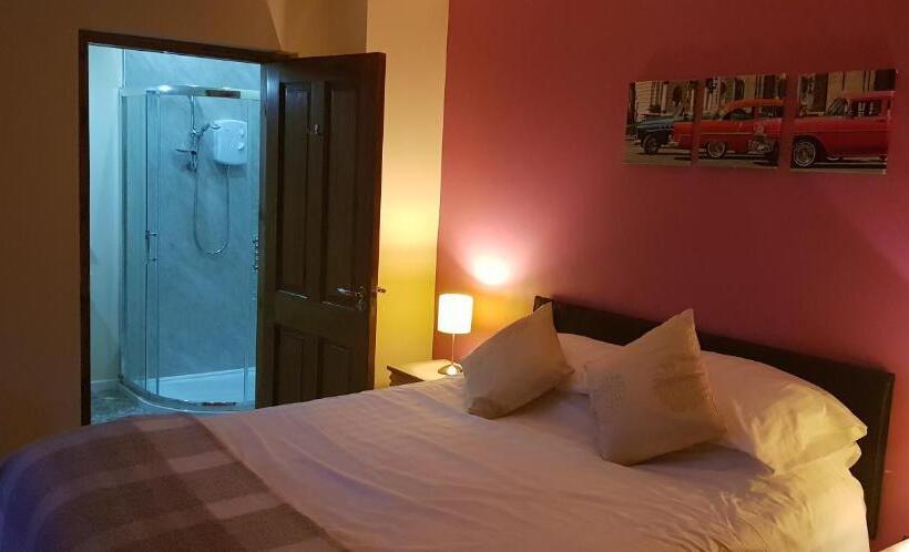 キングサイズベッドのスタンダードルーム, Maghernahar House B&b