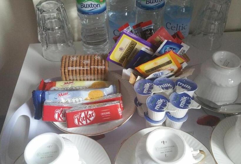 キングサイズベッドのスタンダードルーム, Maghernahar House B&b