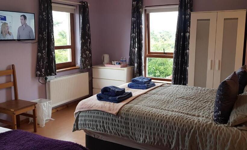 ファミリールーム, Maghernahar House B&b