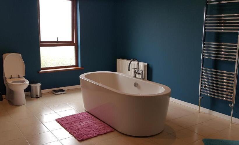 ファミリールーム, Maghernahar House B&b