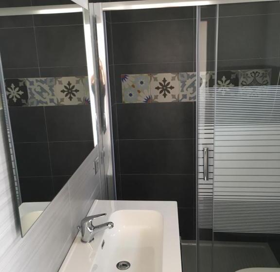 キングサイズベッドのスタンダードルーム, Peschici Home Filocco Stanza E Bagno Privato