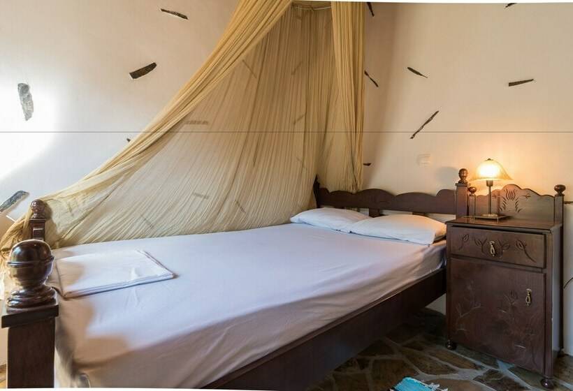 1 Sovrums Hus, Spitia Katoi