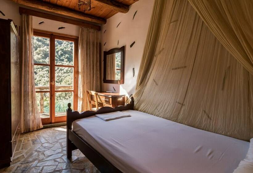 Casa 1 Quarto, Spitia Katoi