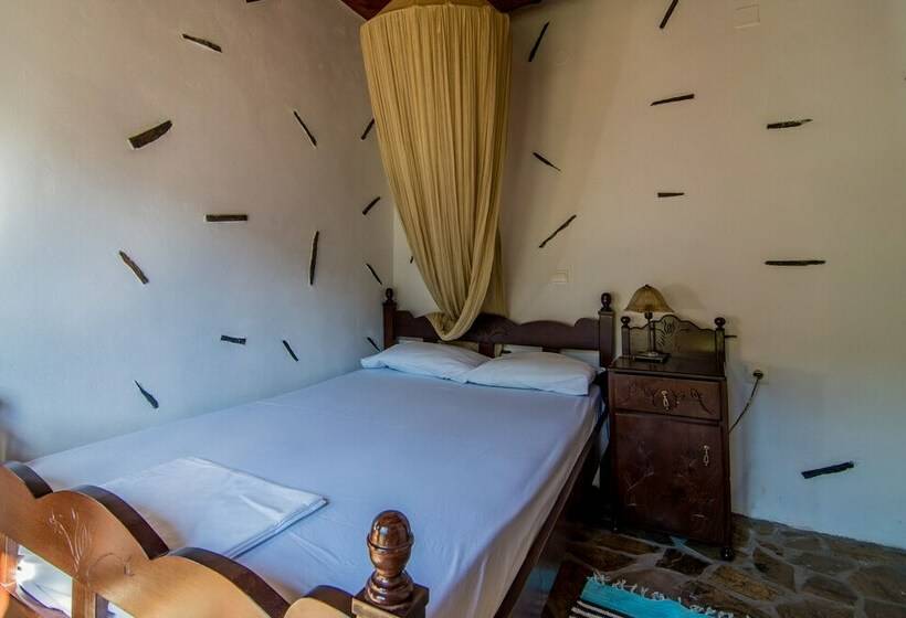 1 Sovrums Hus, Spitia Katoi