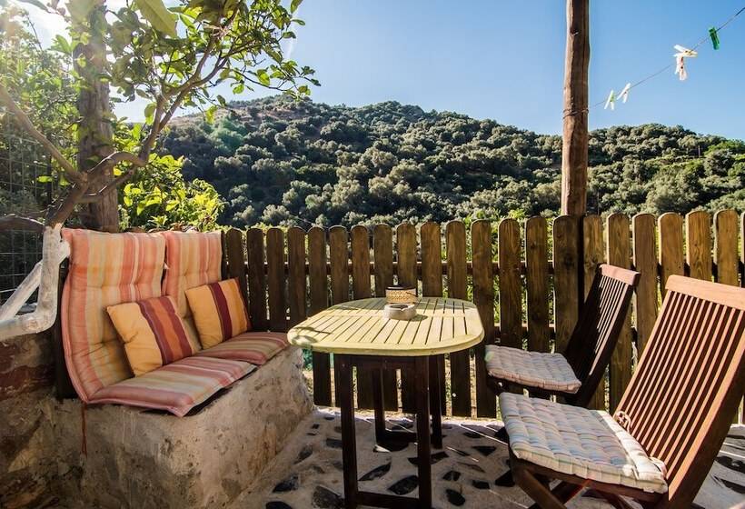 1 Sovrums Hus, Spitia Katoi