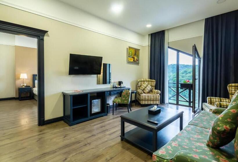 Suite with lake view, Macara Lake Park