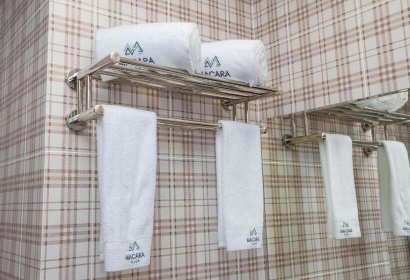 Suite with lake view, Macara Lake Park