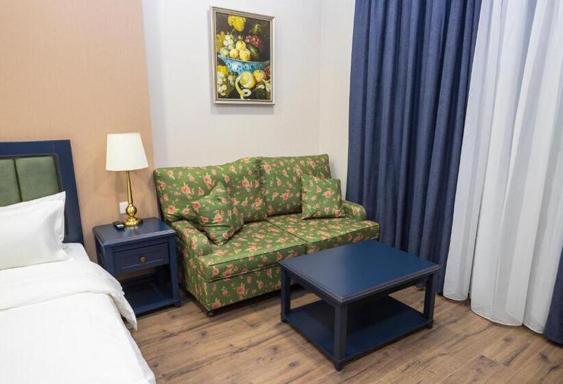 اتاق خانوادگی, Macara Lake Park