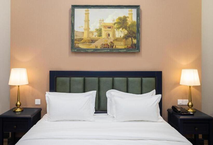 اتاق خانوادگی, Macara Lake Park