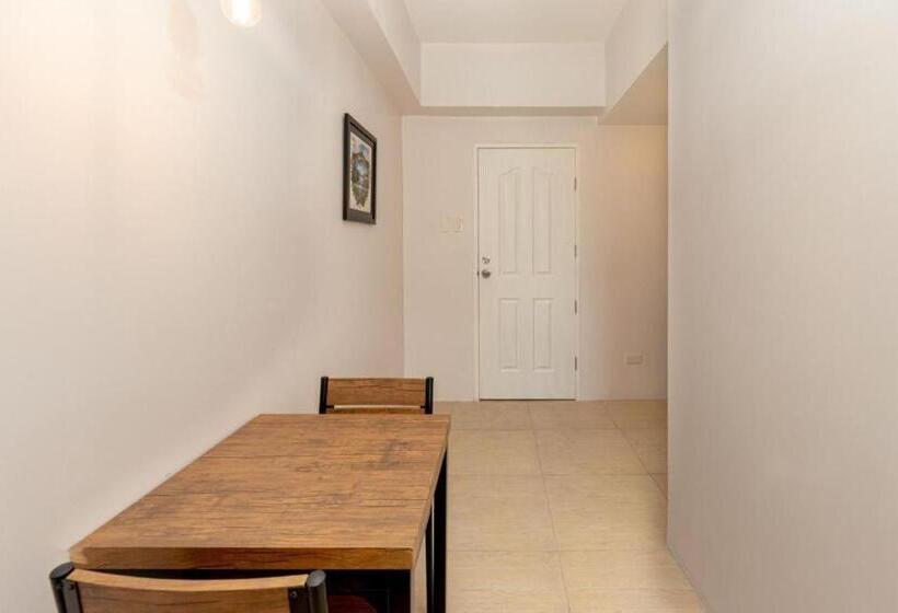 Deluxe-studio, The Colonial Residences, Katipunan