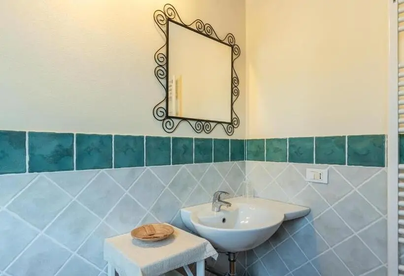 Standard Kolmen Hengen Huone, Room In Farmhouse   Apartment In Farmhouse Casolare Dei Fiori