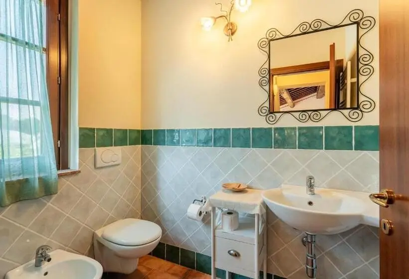 Standard Kolmen Hengen Huone, Room In Farmhouse   Apartment In Farmhouse Casolare Dei Fiori