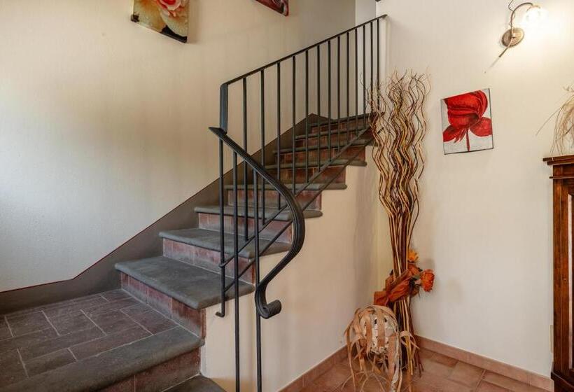 침실 2개 주택, Room In Farmhouse   Apartment In Farmhouse Casolare Dei Fiori