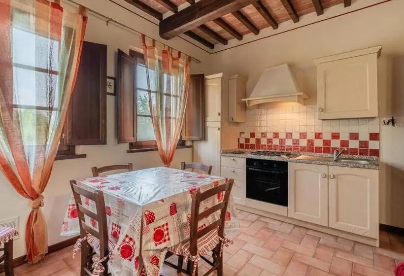 Talo 2 Makuuhuonetta, Room In Farmhouse   Apartment In Farmhouse Casolare Dei Fiori