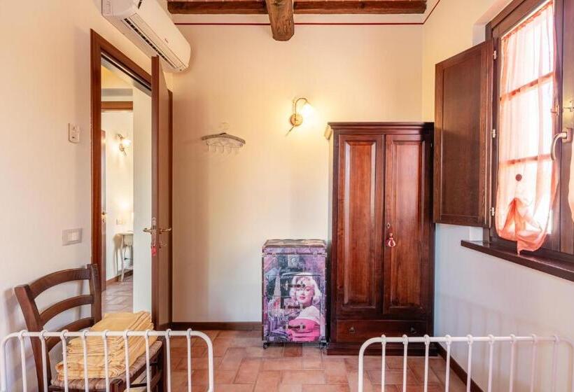 침실 2개 주택, Room In Farmhouse   Apartment In Farmhouse Casolare Dei Fiori