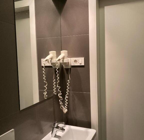 اتاق استاندارد, Twix Rooms