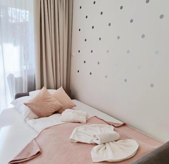 带1个卧室的带阳台的公寓, Spa Residence Carbona Emdona Luxury Apartment