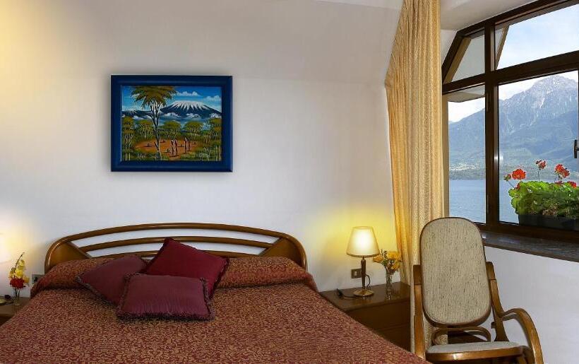 חדר סטנדרט, 2000