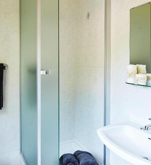 חדר סטנדרט, 2000