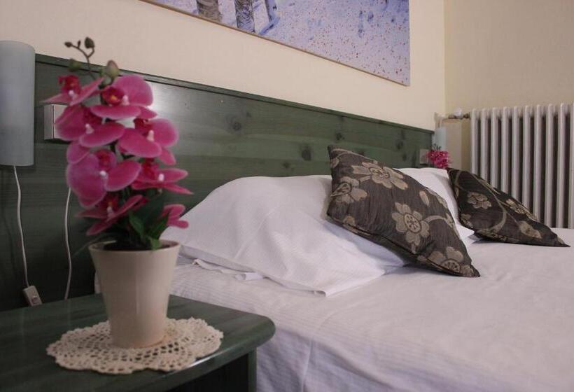 Номер Стандарт Трехместный, Albergo Ristorante Cacciatori