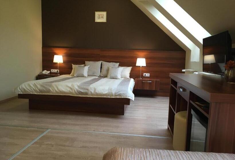 スーペリアトリプルルーム, Alfa