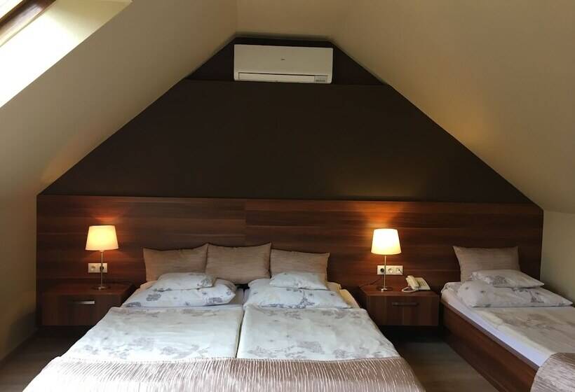 スーペリアの4人部屋, Alfa