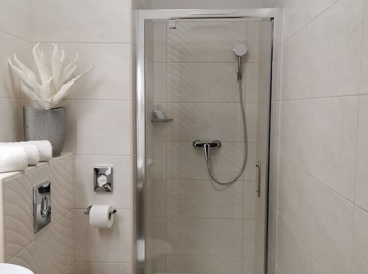 スーペリアトリプルルーム, Alfa