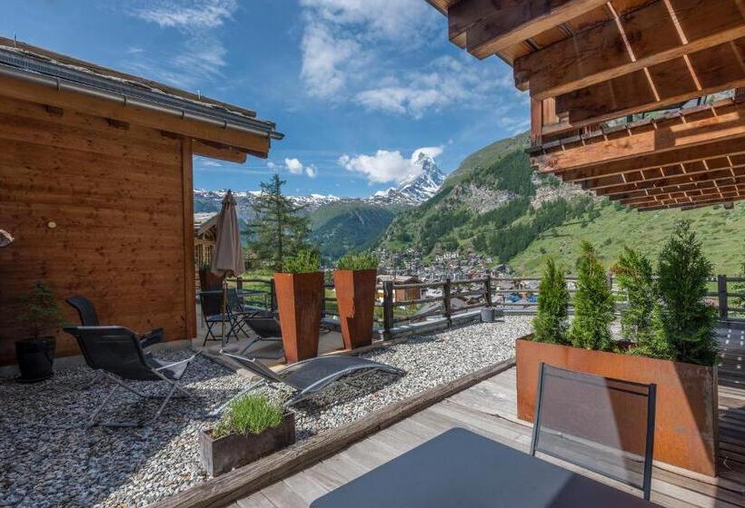 غرفة عائلية, Alpenlodge