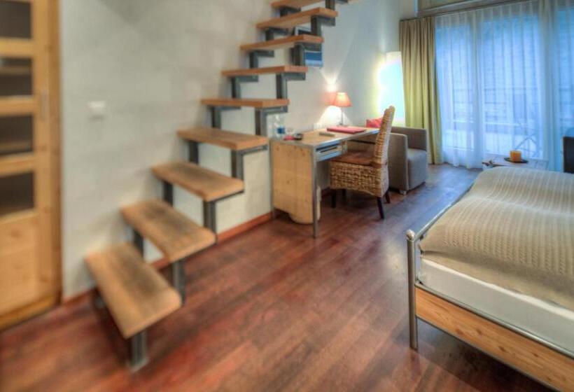 四人标准间, Alpenlodge