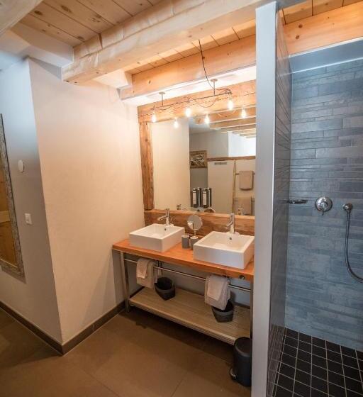 غرفة قياسية رباعية, Alpenlodge