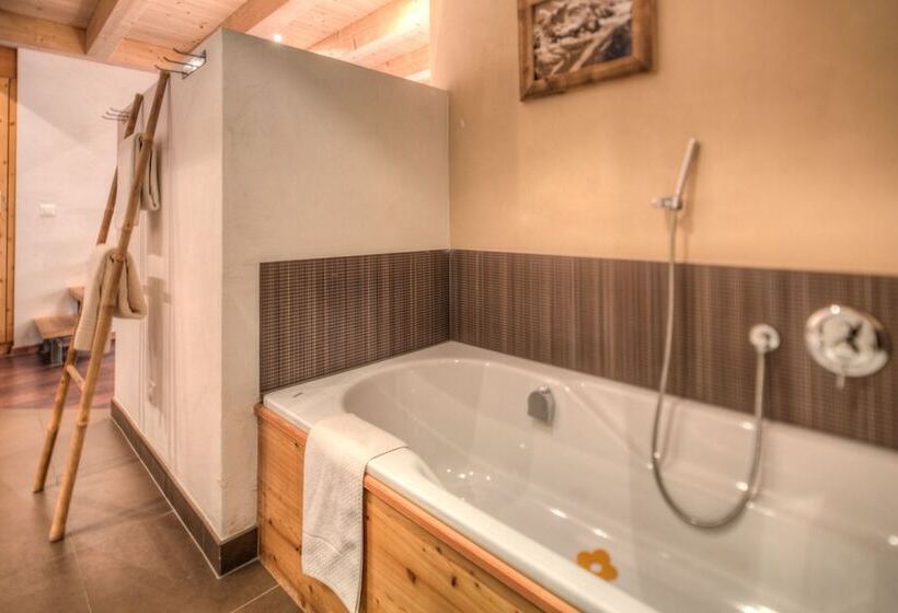 四人标准间, Alpenlodge