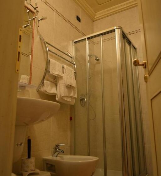 スタンダードトリプルルーム, Due Colonne