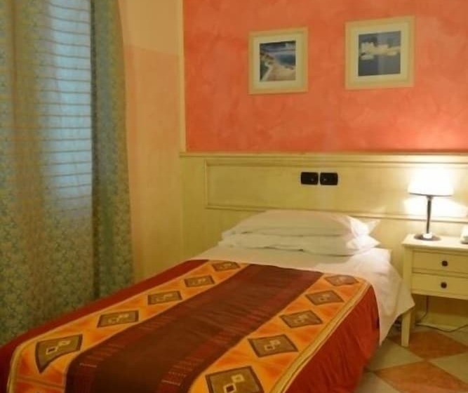 スタンダードシングルルーム, Due Colonne