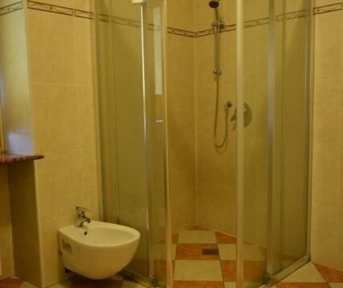 スタンダードトリプルルーム, Due Colonne