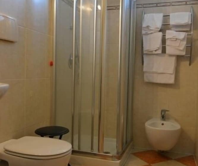 スタンダードトリプルルーム, Due Colonne