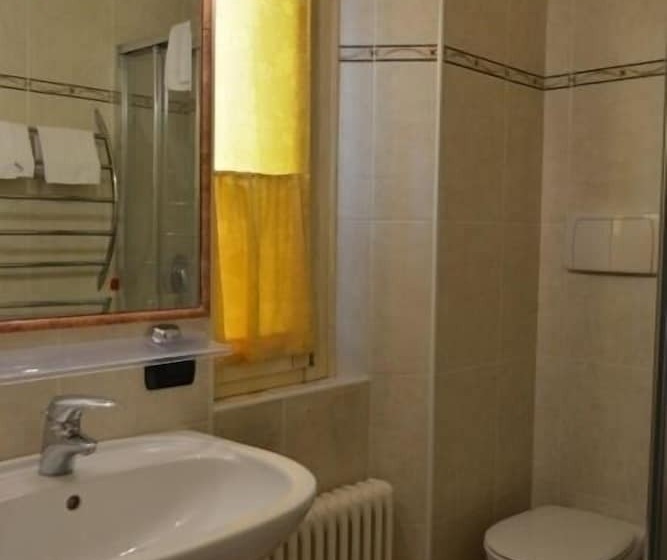 スタンダードトリプルルーム, Due Colonne