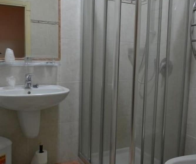 スタンダードトリプルルーム, Due Colonne