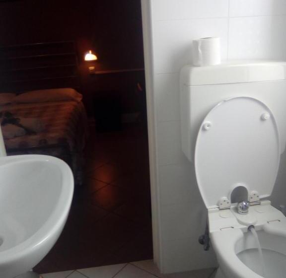 חדר סטנדרט, Fast