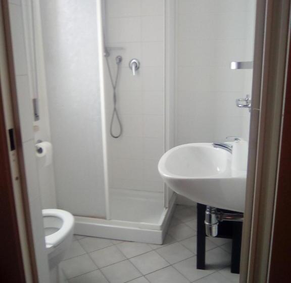 חדר סטנדרט, Fast