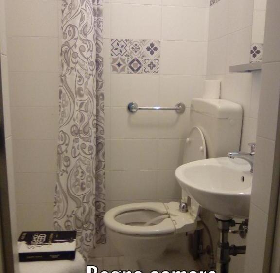 חדר סטנדרט יחיד, Fast