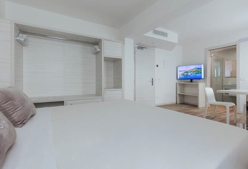 주니어 스위트, Giardinetto