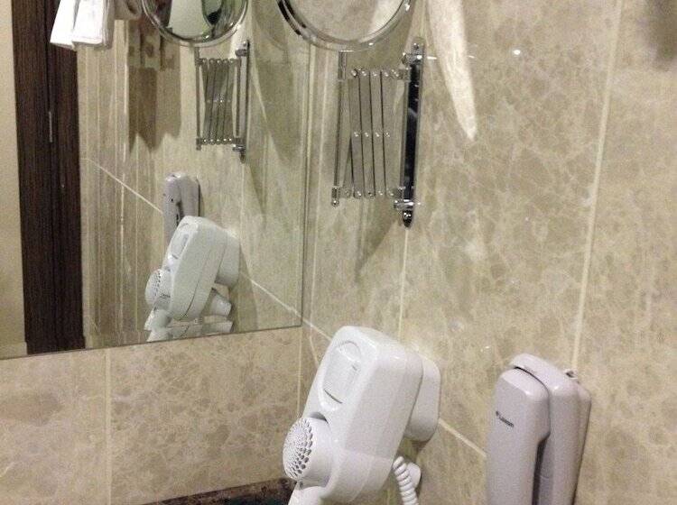 اتاق خانوادگی, Green Prusa